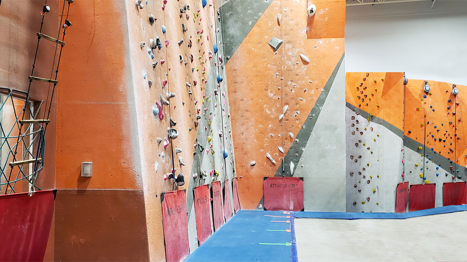 Climbing family zone, indoor climbing with children - Laval, Boisbriand